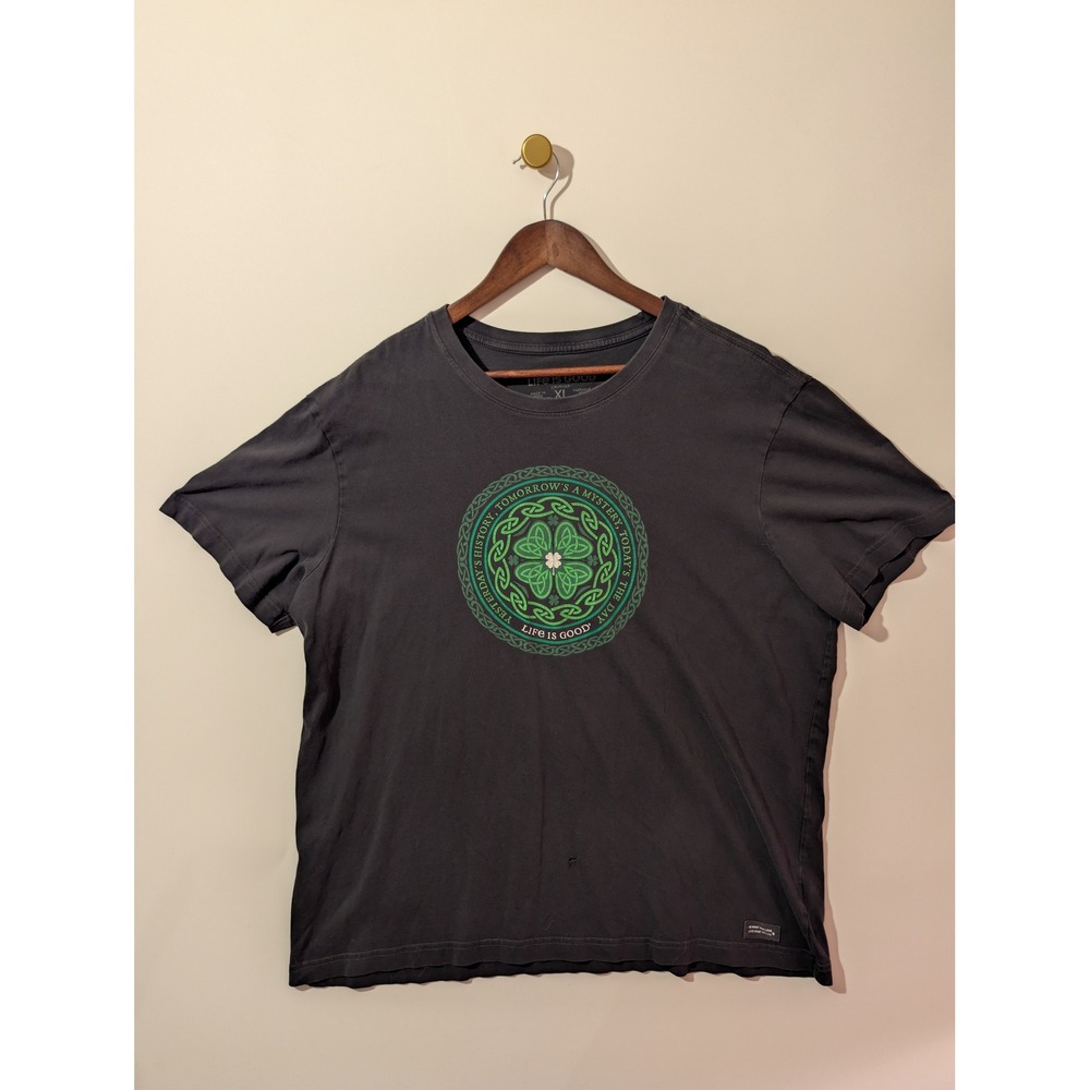 Life is Good Crusher Tee Mens XL Black Celtic Clover Graphic St Patricks Day
